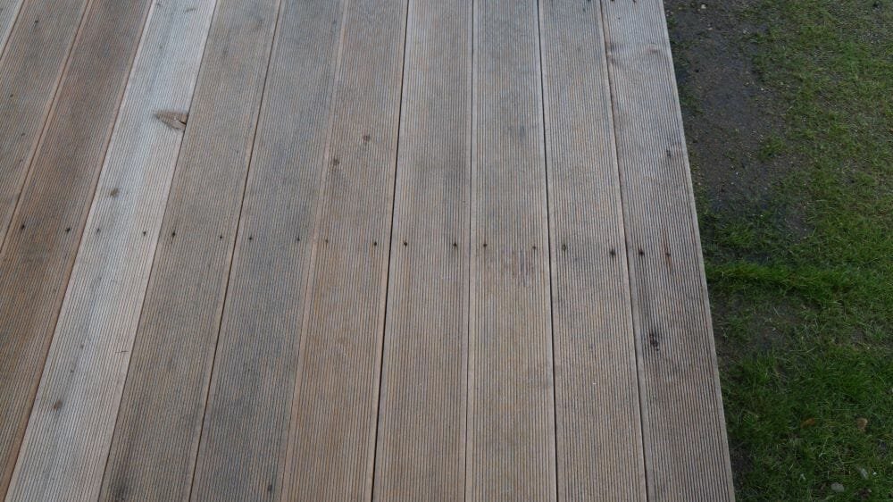 spacing of terraced larch planks