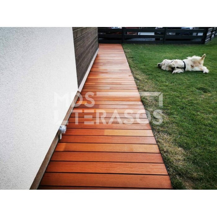 Hardwood patio set - Image 3